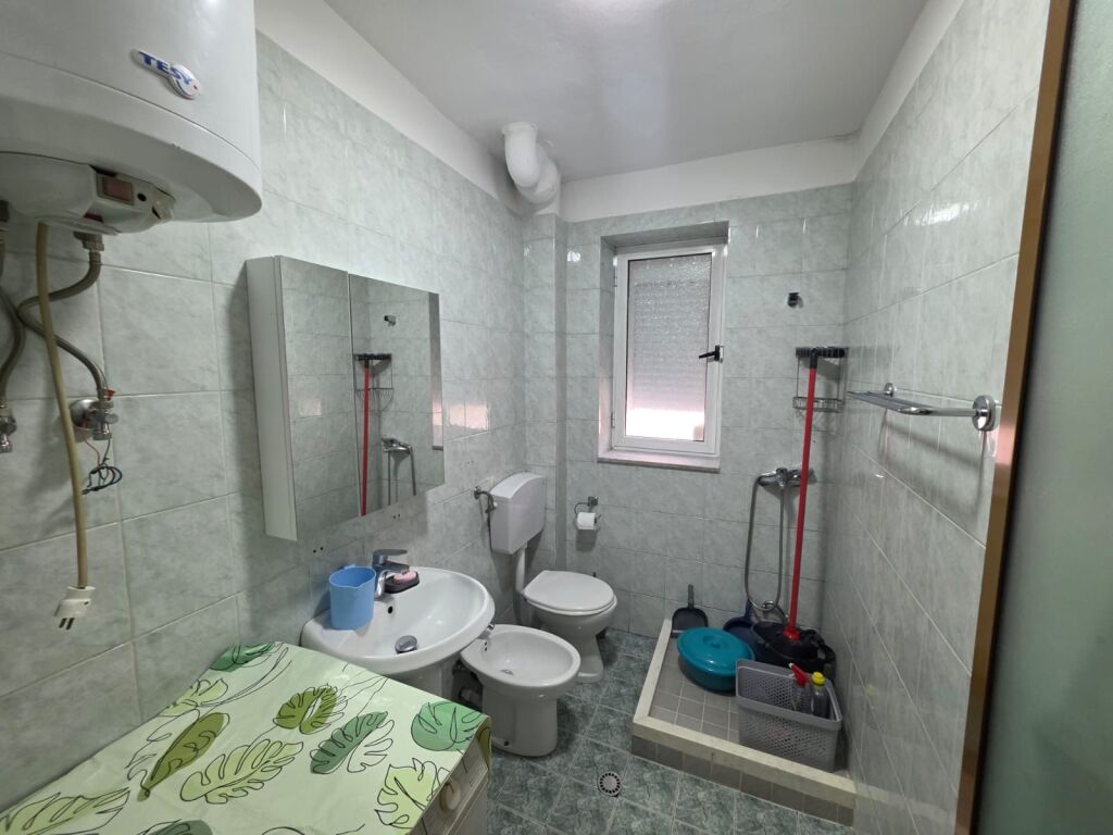 1+1,furnished at minibashkia 2, Elbasan street, 450 thousand lek