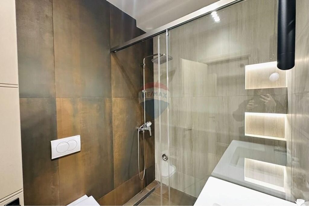 Apartament - Për Shitje - Rruga e Kavajës, Tiranë