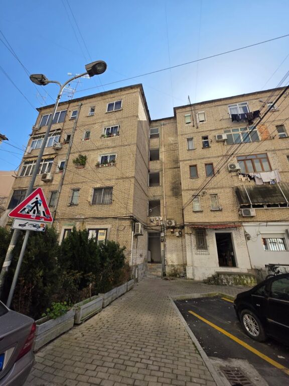 1+1,furnished at minibashkia 2, Elbasan street, 450 thousand lek
