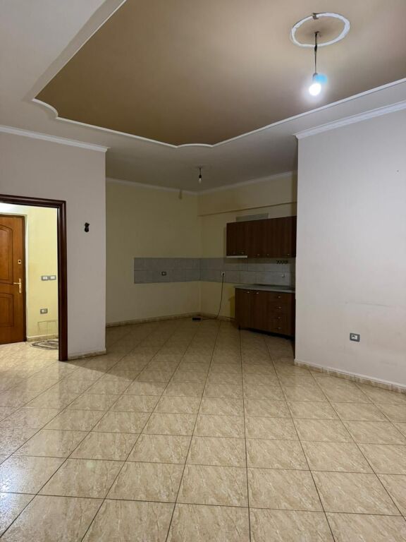 Apartament 2+1+2wc me Qera Afatgjatë - Bulevardi Ismail Qemali, Vlorë