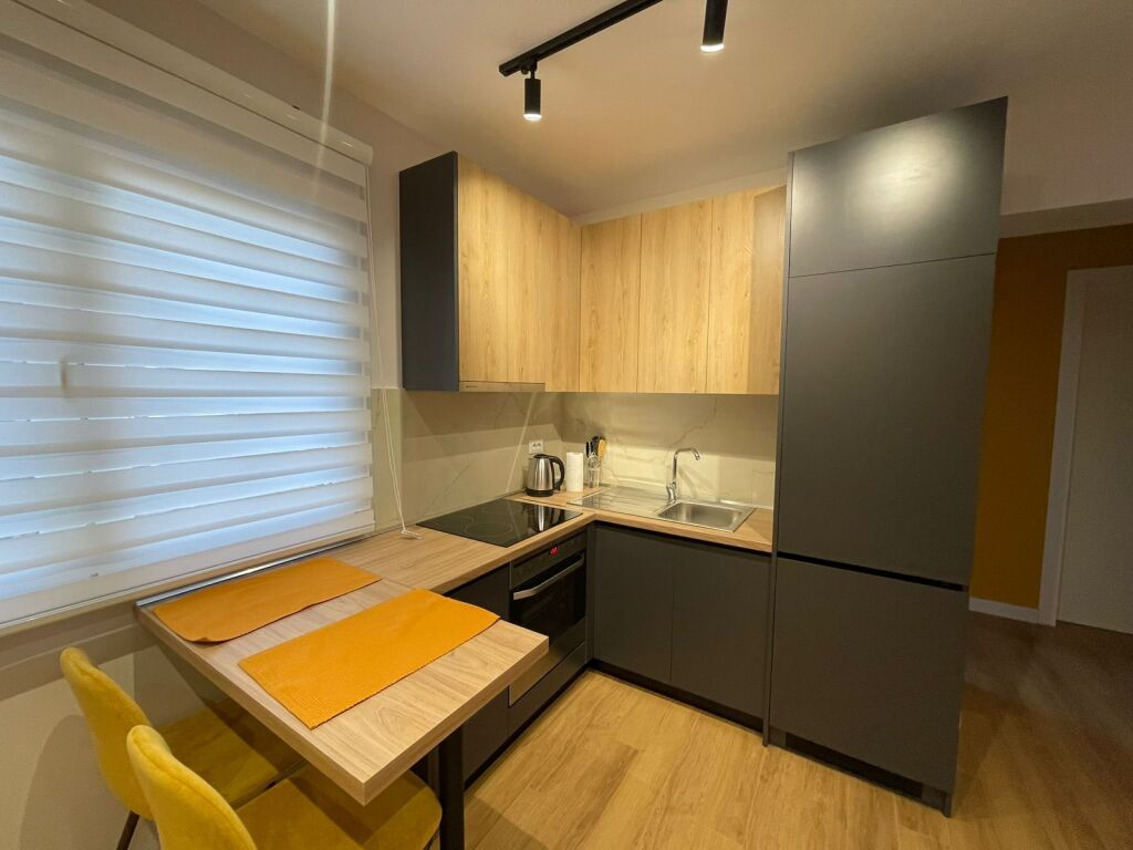 Appartamento 1+1 in affitto-Pazar i ri, Tirana