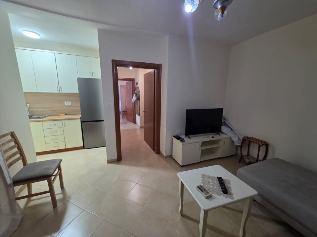 1+1,furnished at minibashkia 2, Elbasan street, 450 thousand lek