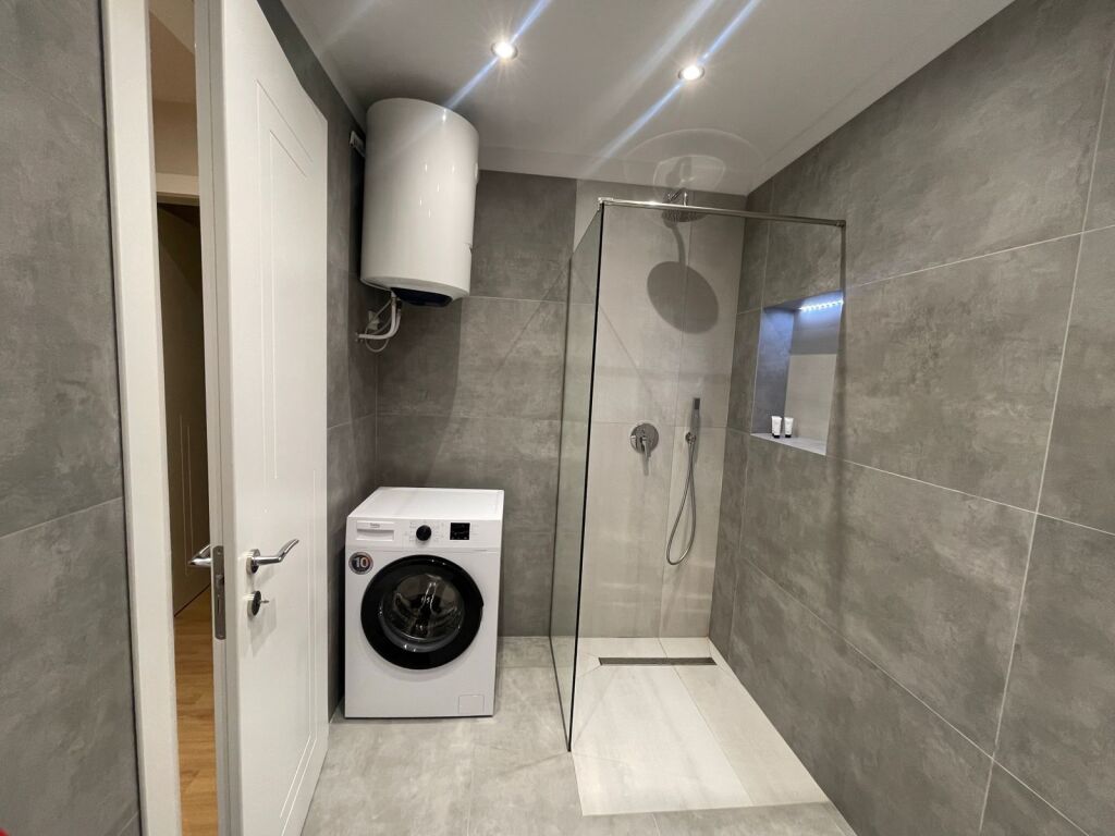 Appartamento 1+1 in affitto-Pazar i ri, Tirana
