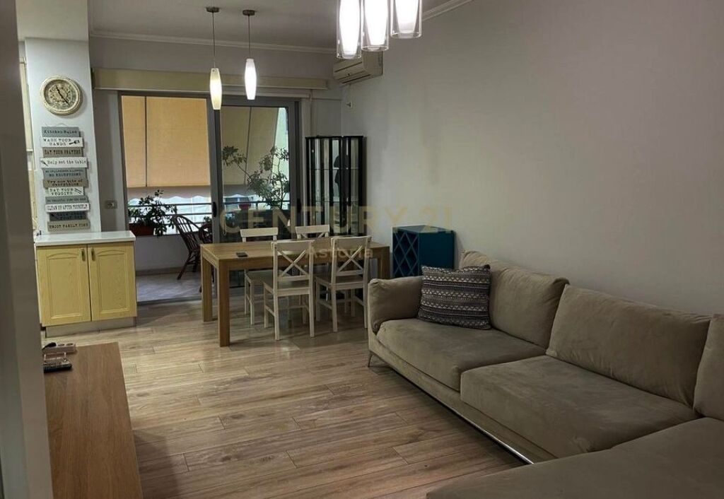 Apartment for sale 2+1 +2+ Garage near the Dry Lake
