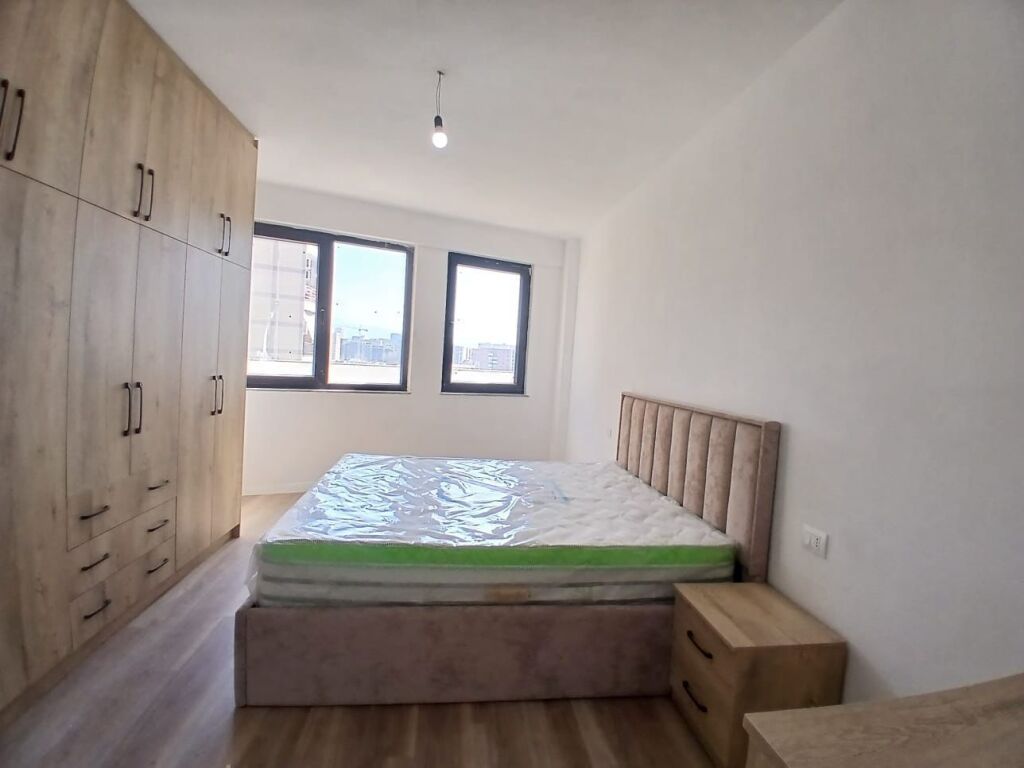 2+1,i mobiluar mire,te bar famed,550 mije leke