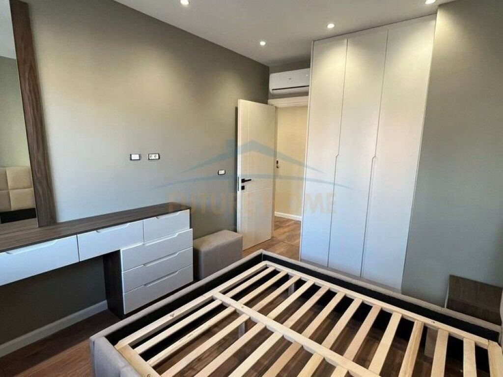 Shitet , Apartament 1+1 , Mine Peza , Tirane