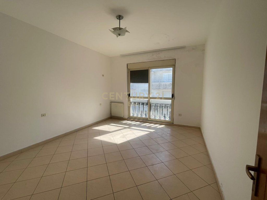 Apartament Për Shitje në Durrës, Stacioni i Trenit !