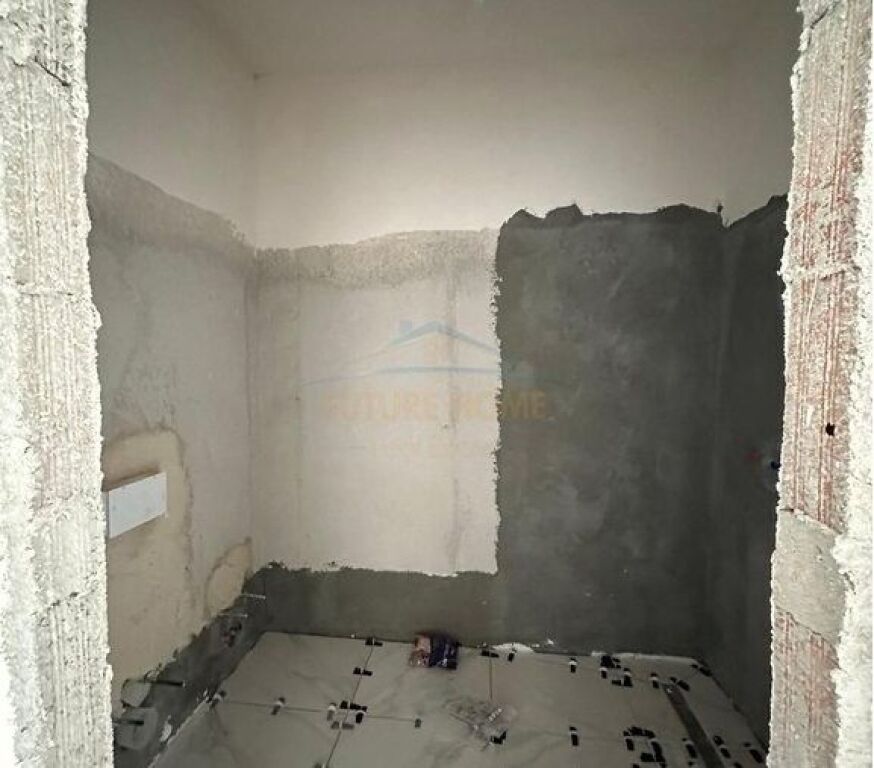 Shitet, Apartament 2+1, Ali Demi