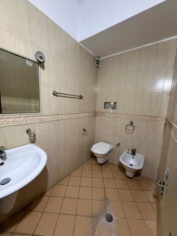 Apartament 2+1+2wc me Qera Afatgjatë - Bulevardi Ismail Qemali, Vlorë