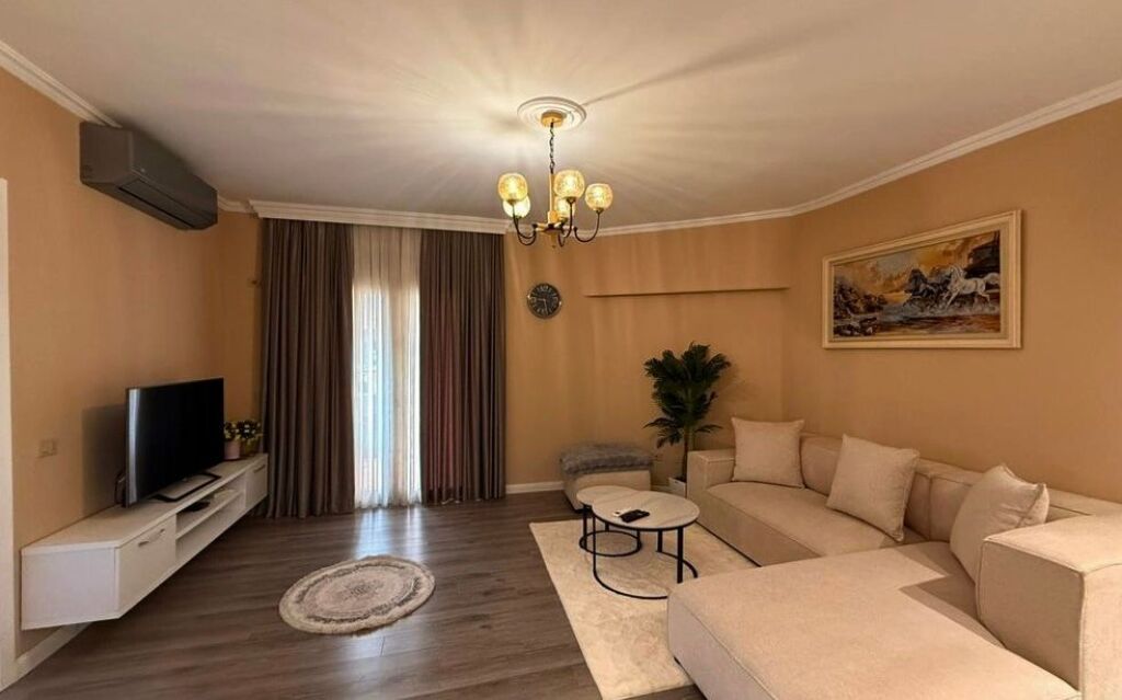 Appartamento 2+1 in affitto a Komuna e Parisit