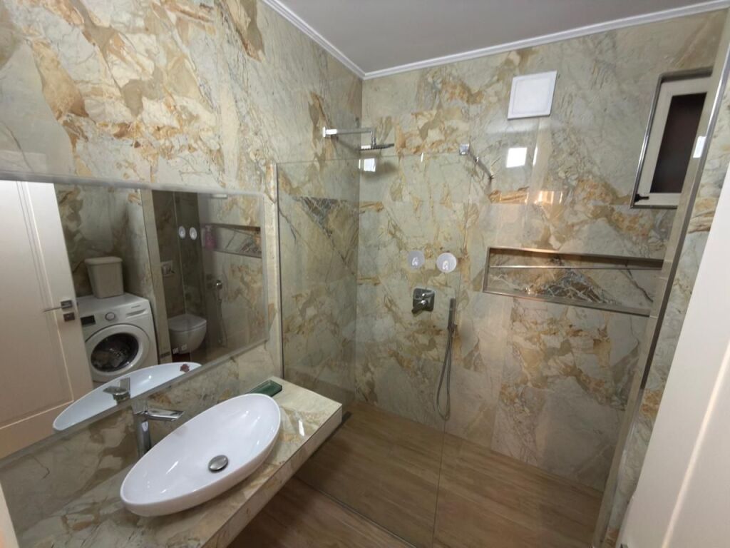 SUPER OCCASIONE, Appartamento in Affitto/Vendita, 1° Piano, 110 m² 850 €/ 2350€ m2