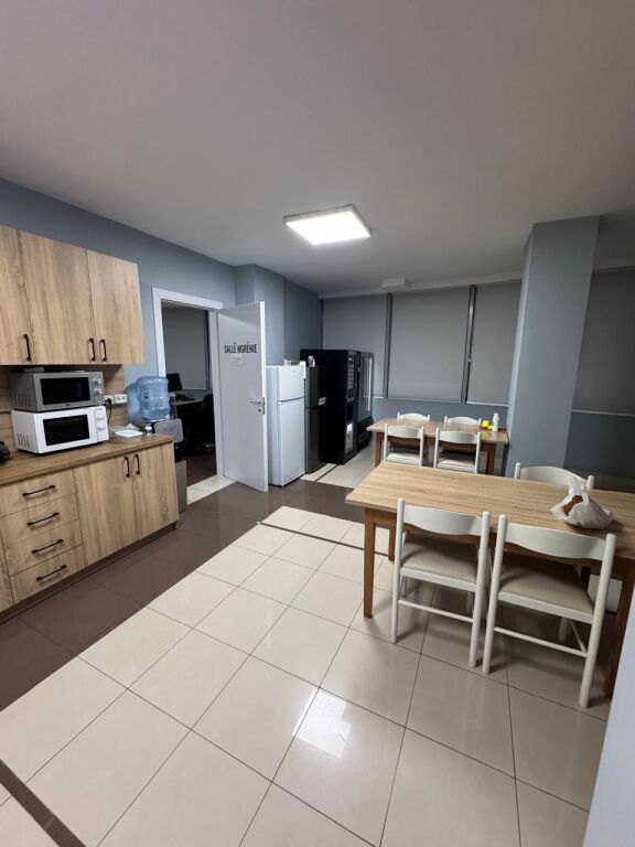 OFFICE FOR RENT 840 M2 TRAIN STATION