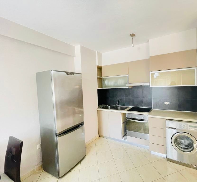 APARTAMENT 1+1 ME QIRA PRANË KOMPLEKSIT MAGNET – 21 DHJETORI