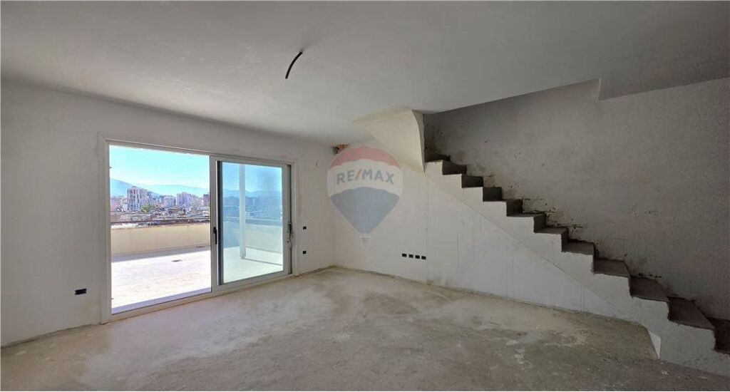 Duplex in Vendita, vicino alla chiesa ortodossa, Vlore