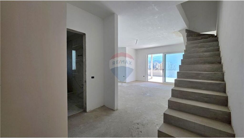 Duplex in Vendita, vicino alla chiesa ortodossa, Vlore