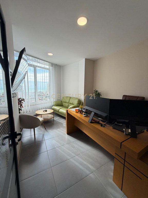 Service Unit with Sea View for Sale in the Center of Durrës