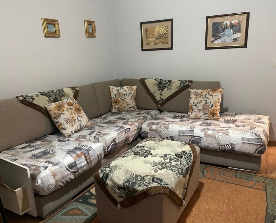 Apartament per Qira 2+1 tek Rruga e Kosovareve
