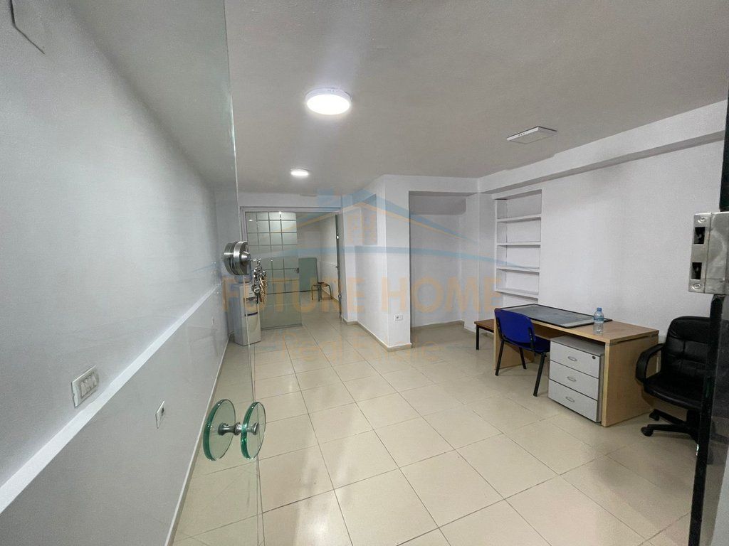 Qira, Ambient Biznesi, Rruga Fortuzi, Tiranë
