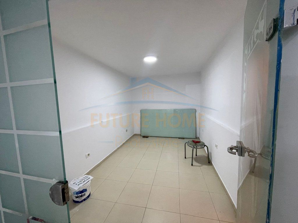 Qira, Ambient Biznesi, Rruga Fortuzi, Tiranë