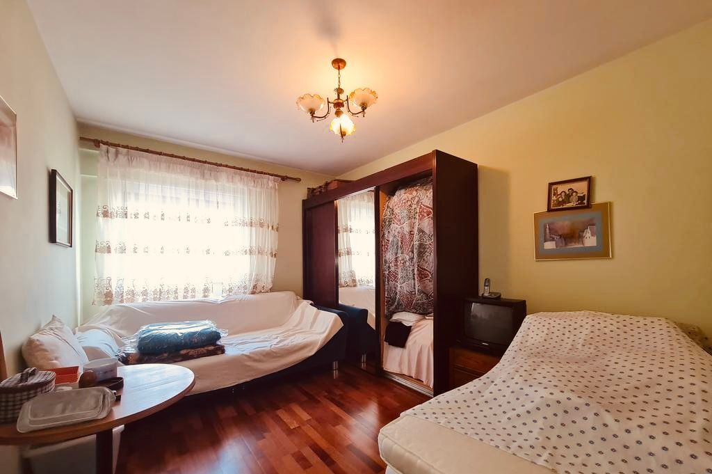 Apartment 2+1 for sale at Komuna e Parisit