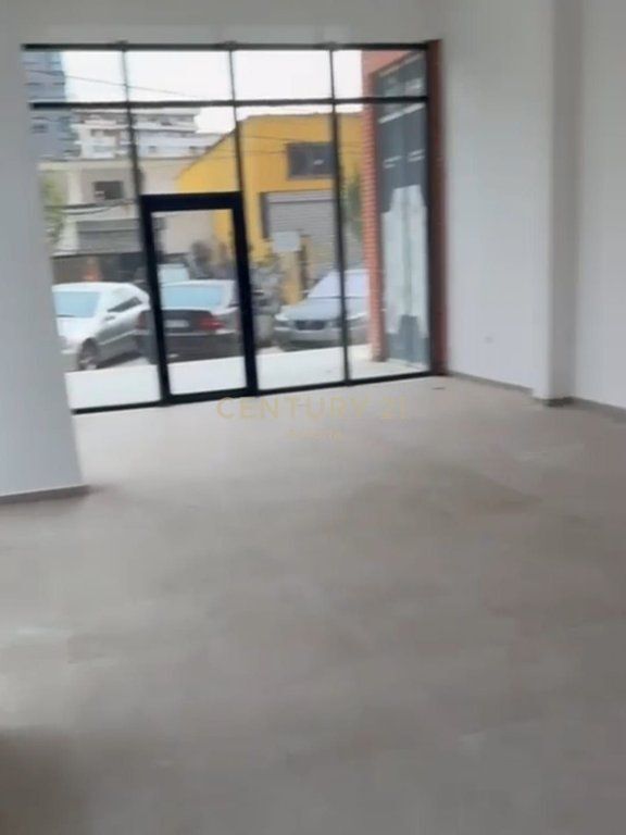 COMMERCIAL SPACE FOR RENT AT SIMA COM