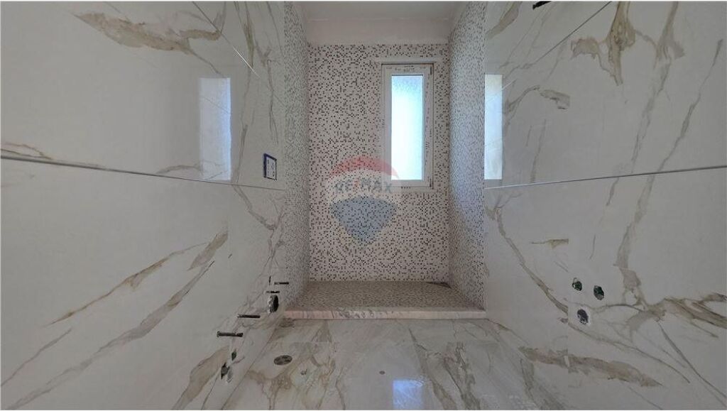 Duplex in Vendita, vicino alla chiesa ortodossa, Vlore