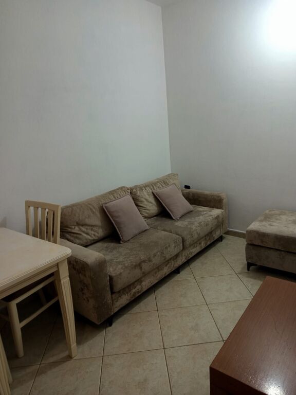 APARTAMENT 28000LEKE.RRUGA 5 MAJI.PRANE ODA BAR