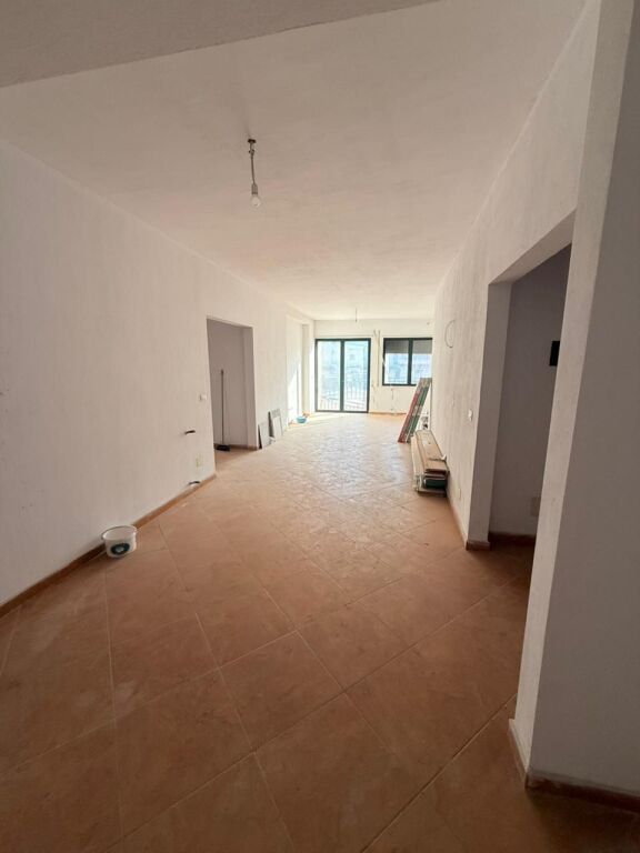 🏢 Apartament 2+1 për Shitje – Tek Mbikalimi i Kristalit