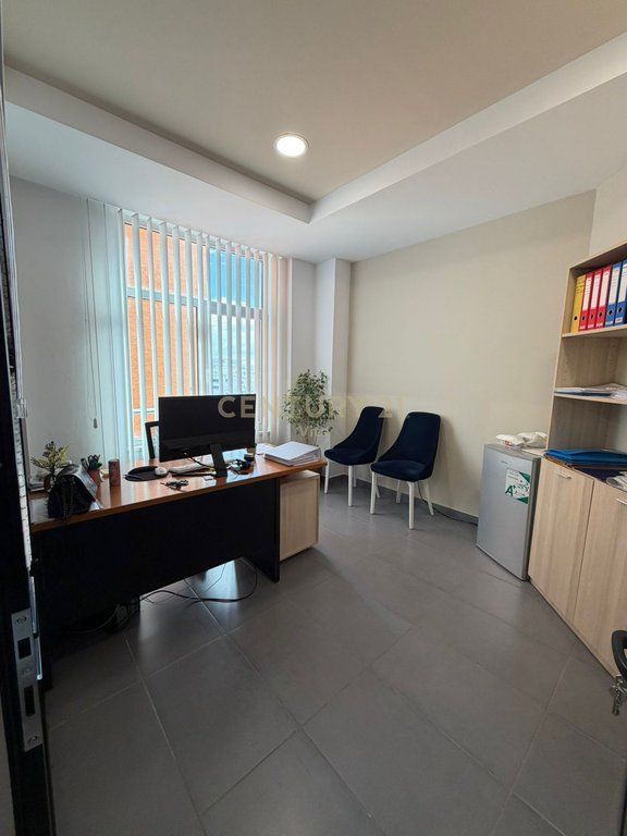Service Unit with Sea View for Sale in the Center of Durrës