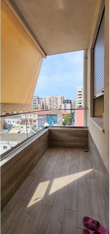 Shitet apartament 2+1 te Rruga e Re e Portit, Durres !