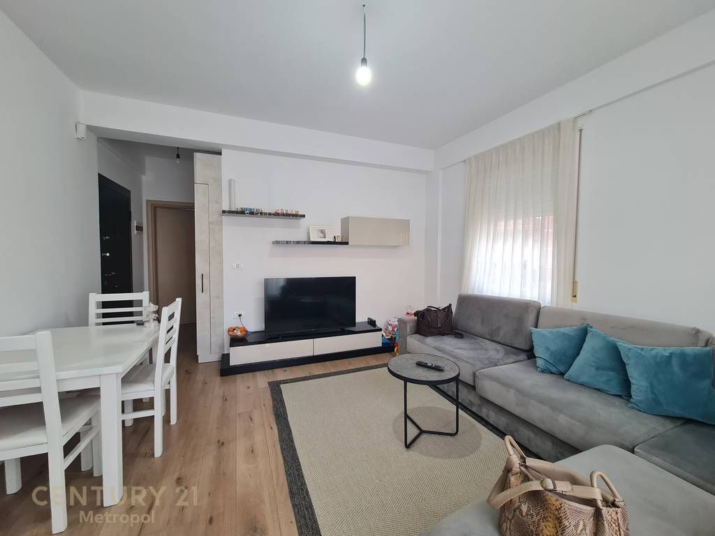 FOR SALE 1+1 ON THE 2ND FLOOR WITH ELEVATOR – NEAR THE BOTANICAL GARDEN!
