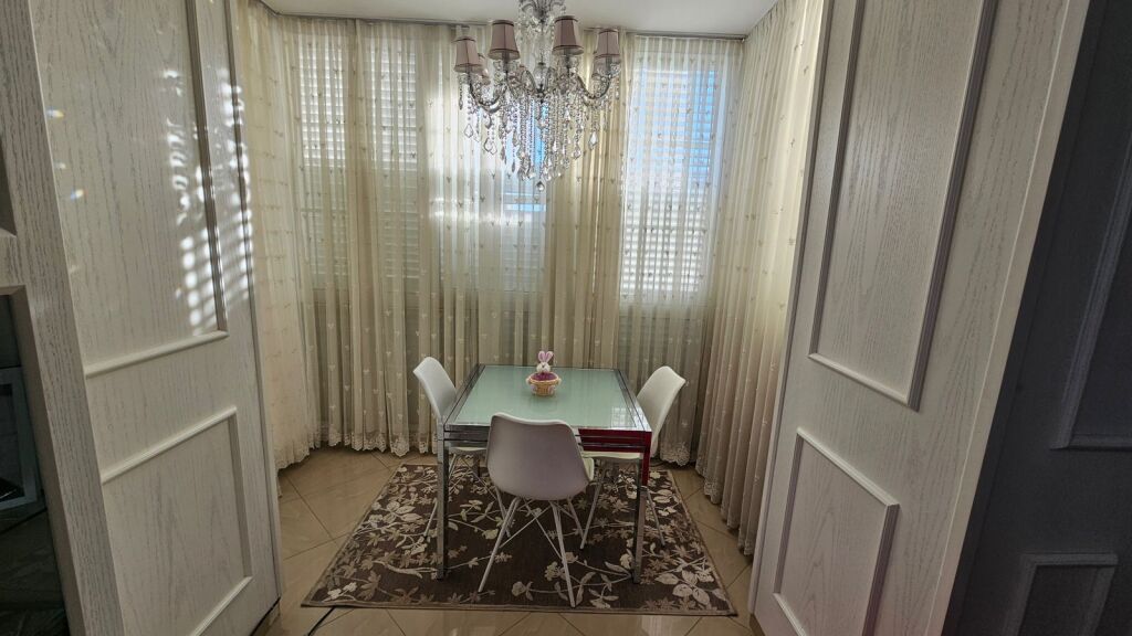 Apartament 2+1+2 per Shitje tek Lagja 6, Ish Rajoni i Policisë, Durres.