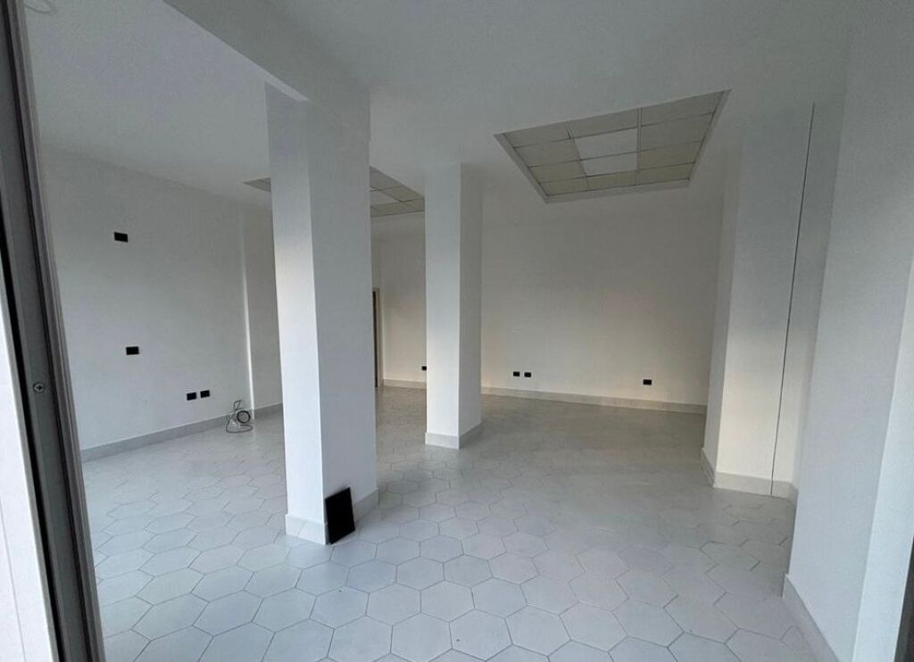 🏢 Commercial Space for Rent in Astir 📍 Near the road Rruga Teodor Keko 500 € /Month