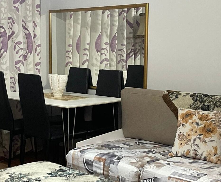 Apartament per Qira 2+1 tek Rruga e Kosovareve