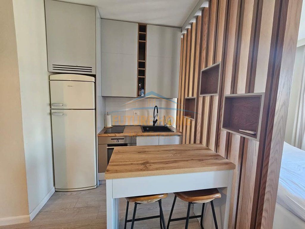 Rent,Studio,Willson Square!