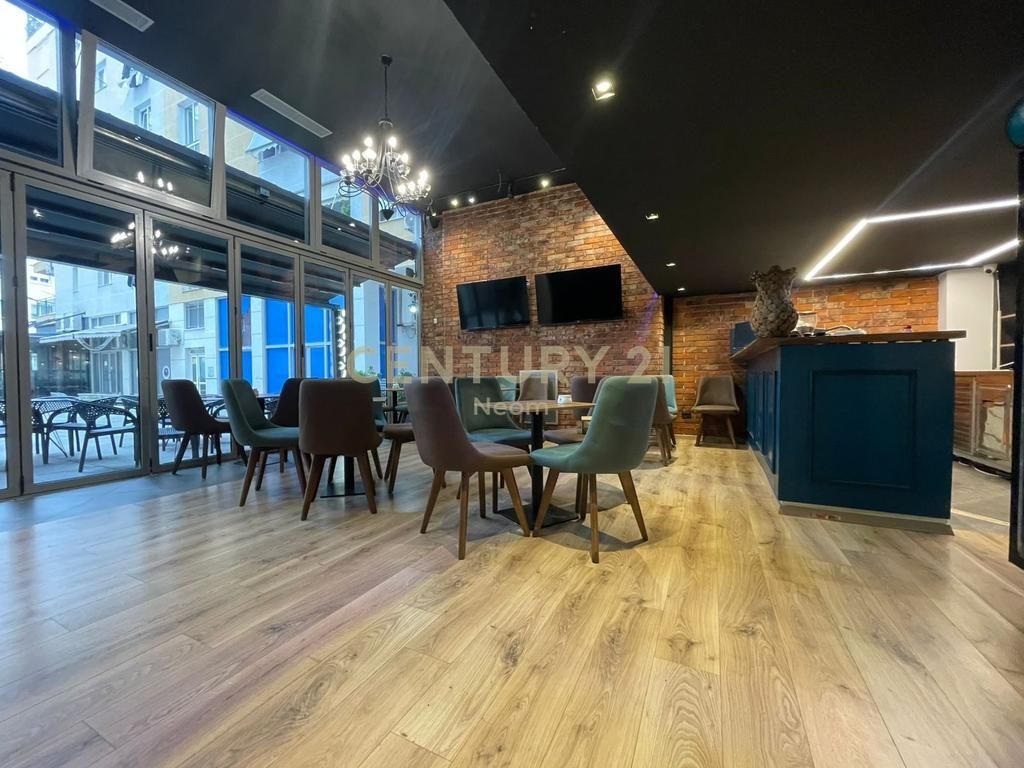 Commercial space for sale – Bar (Duplex) in Xhamllik