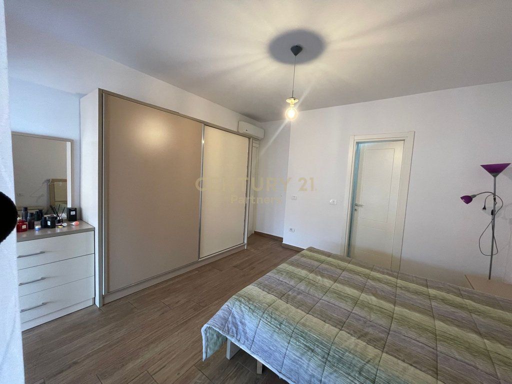 Jepet me qira apartament 2+1+2 me post parkimi në kompleksin Delijorgji