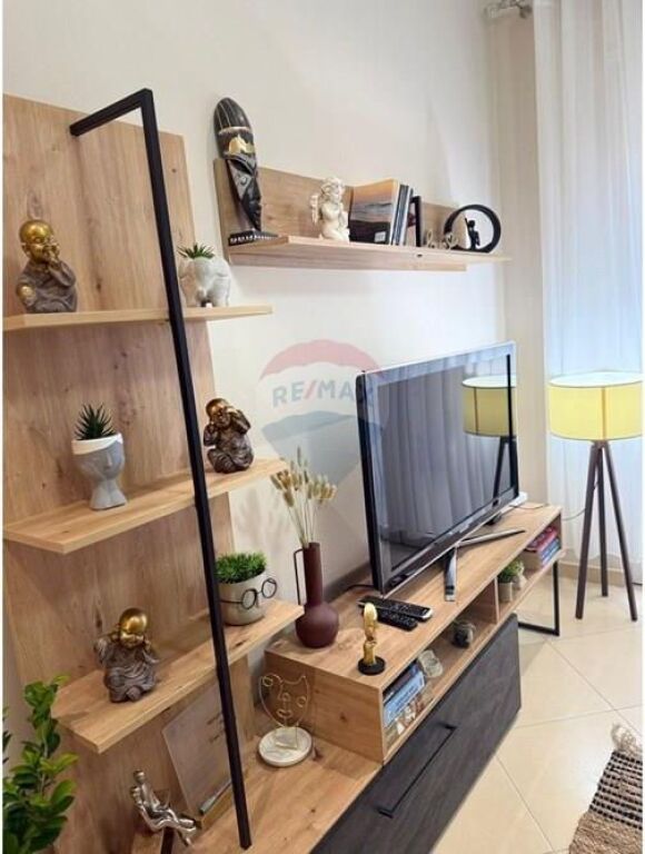 Apartment 1+1 for rent on Kavaja Street!