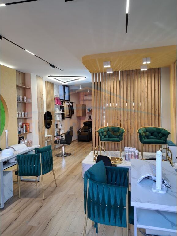 Tirane, affitto Affitto, Centro Estetico Completo, Via Xhanfize Keko 700 €