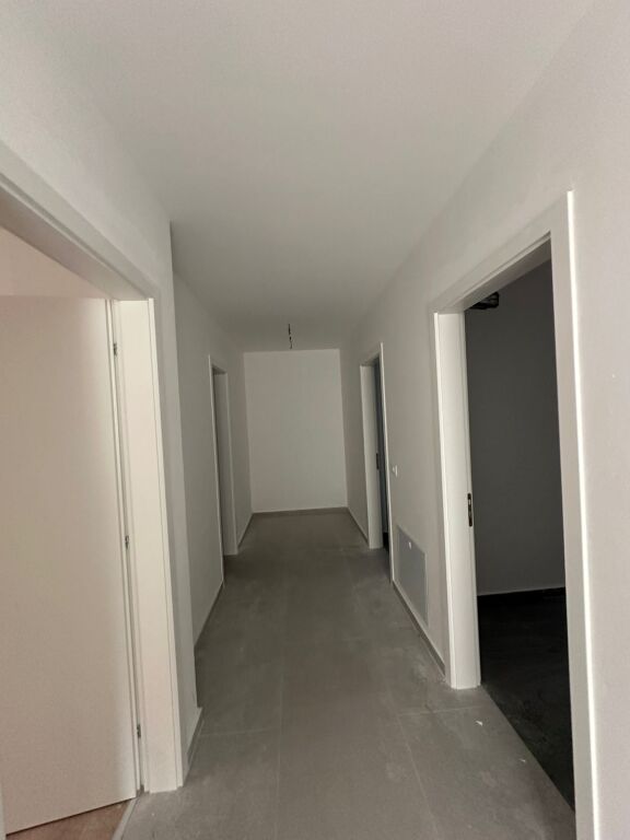 🏡 Villa su 3 Piani in Vendita – Collina Verde, vicino a TEG