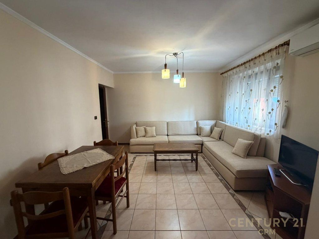 Affittasi appartamento 2+1 nel centro di Tirana