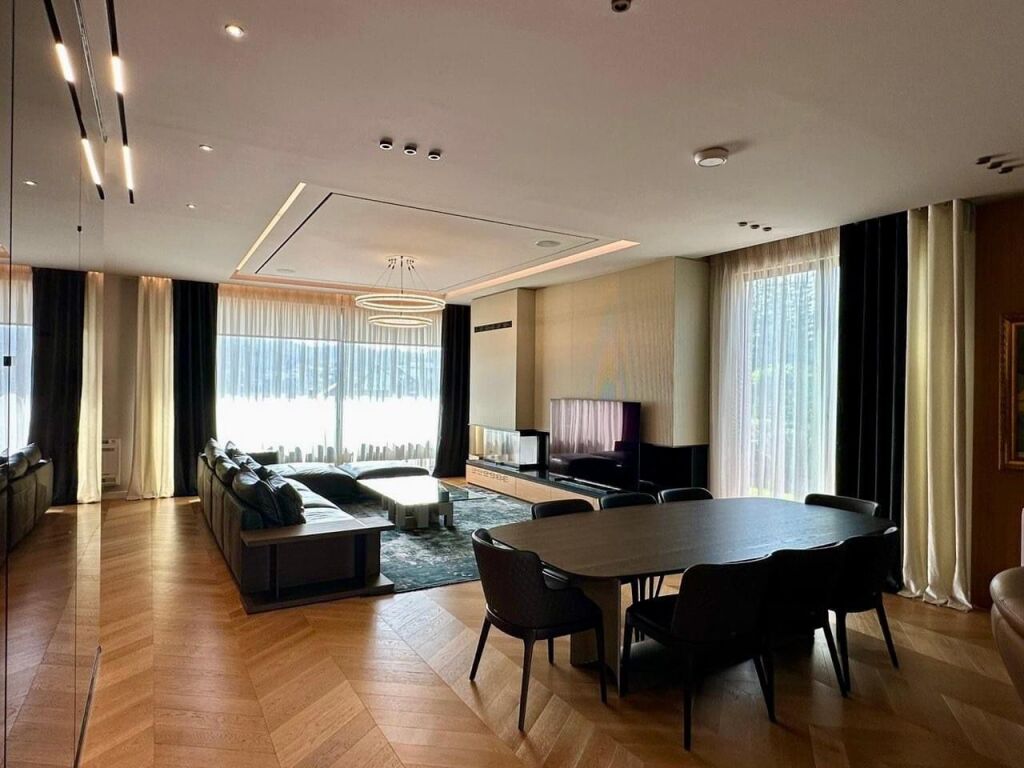 🏡 Vilë 3-Katëshe për Shitje – Mandarin Residence