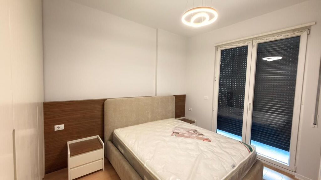 Apartament 2+1+ post parkimi me qira tek 5 Maji!
