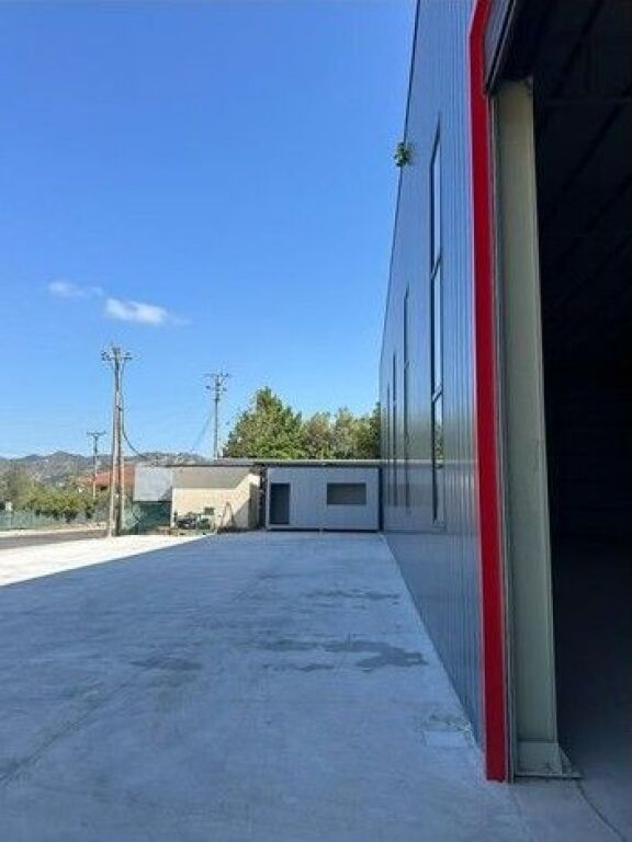WAREHOUSE FOR RENT ON THE VORE - MARIKAJ AXIS