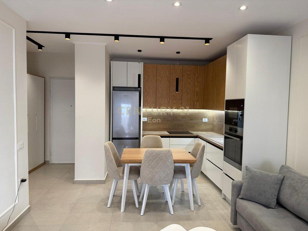 APARTAMENT 1+1 PER SHITJE VETEM 100M NGA DETI, NE QERRET !