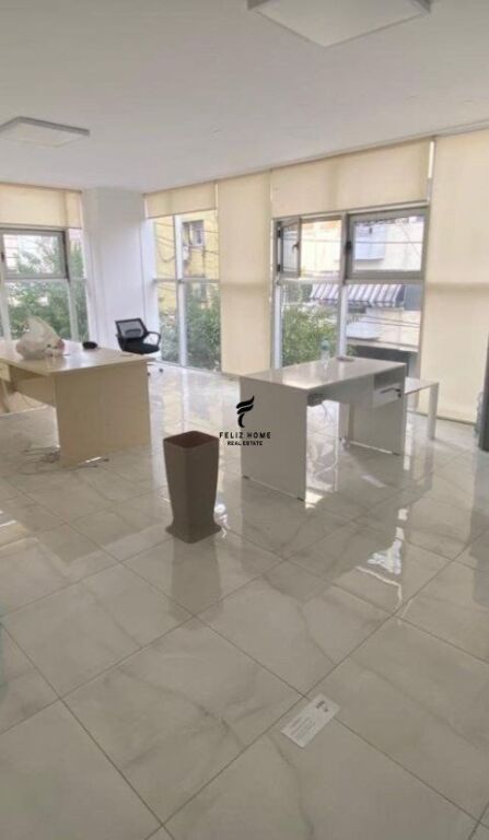 OFFICE FOR RENT 170 M2 ZOGU ZI 3,500 EURO FH-64336