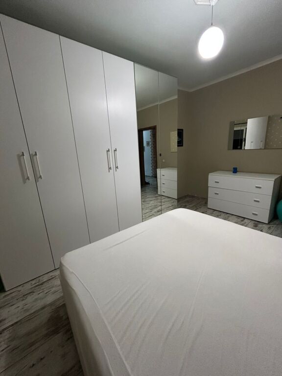 Qera , Apartament 2+1 , Komuna e Parisit , Tirane
