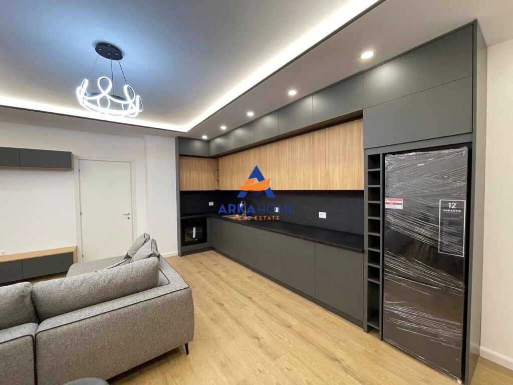 SHITET APARTAMENT 2+1+2+VERANDË TEK “RESIDENCA KLENSI” 270.000 EURO
