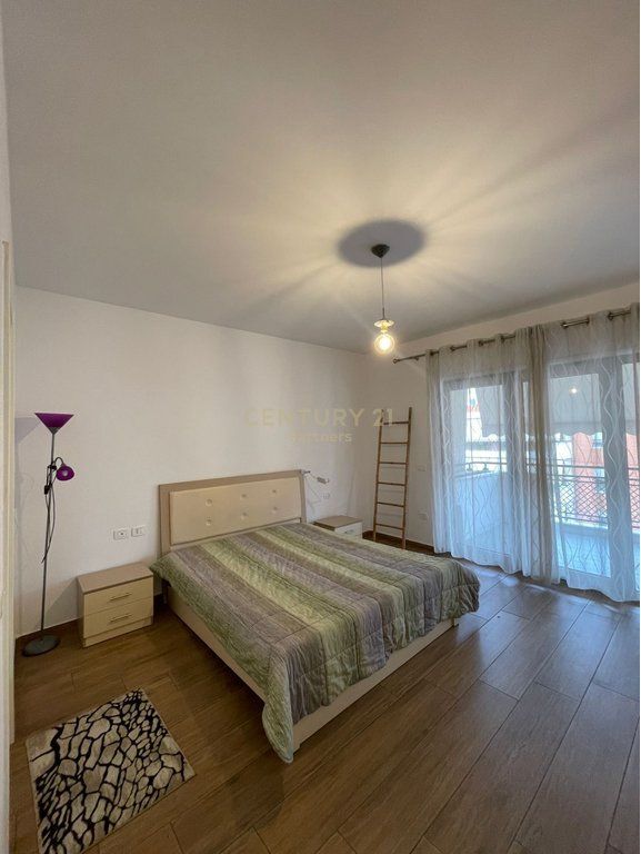 Jepet me qira apartament 2+1+2 me post parkimi në kompleksin Delijorgji