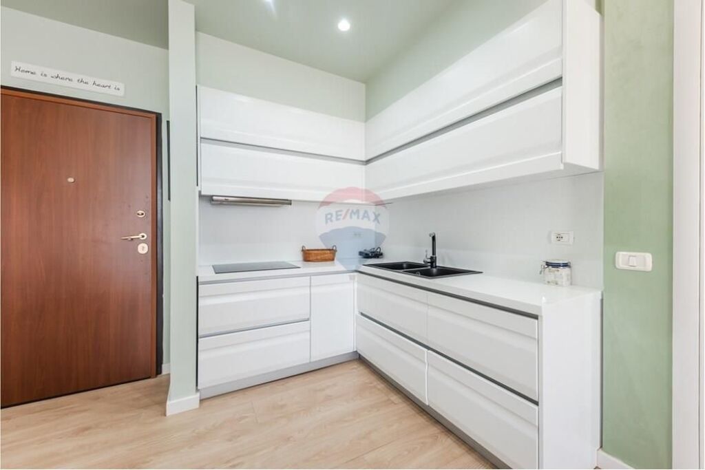 🏡 Apartament 1+1 për Qira – Lungomare, Vlorë